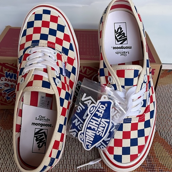 Vans WMNS Authentic 44 D
Our Legends Mongoose Red/ VN0A4BVYRDB
Sneakers - Picture 12 of 16